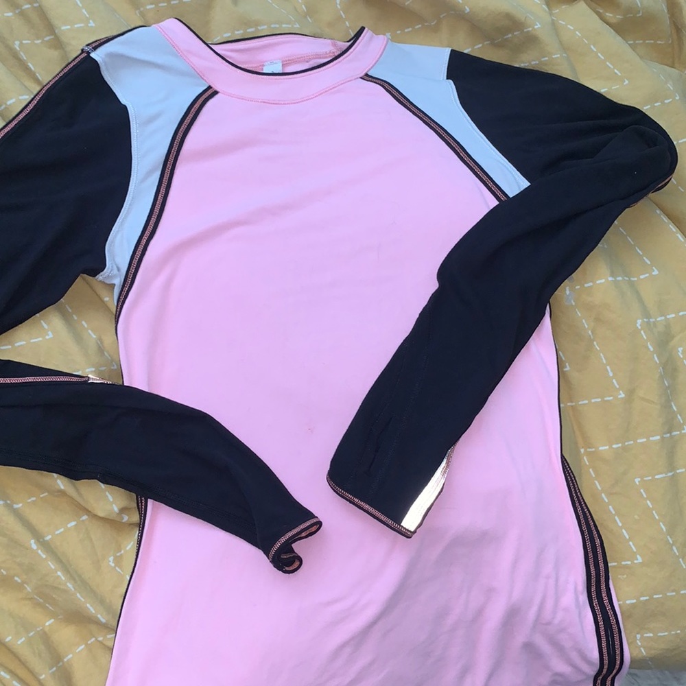 CUTEST EVER Lululemon color block Top great colors!!!   SOOO cute in person